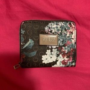 Guess small wallet
